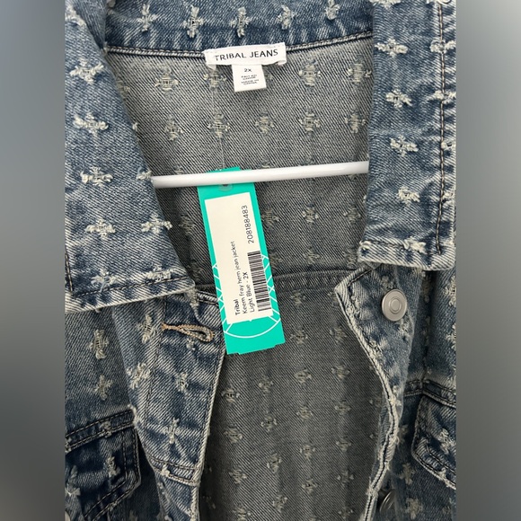 TRIBAL JEANS / Keem Fray Hem Jean Jacket, 2X - Picture 4 of 9